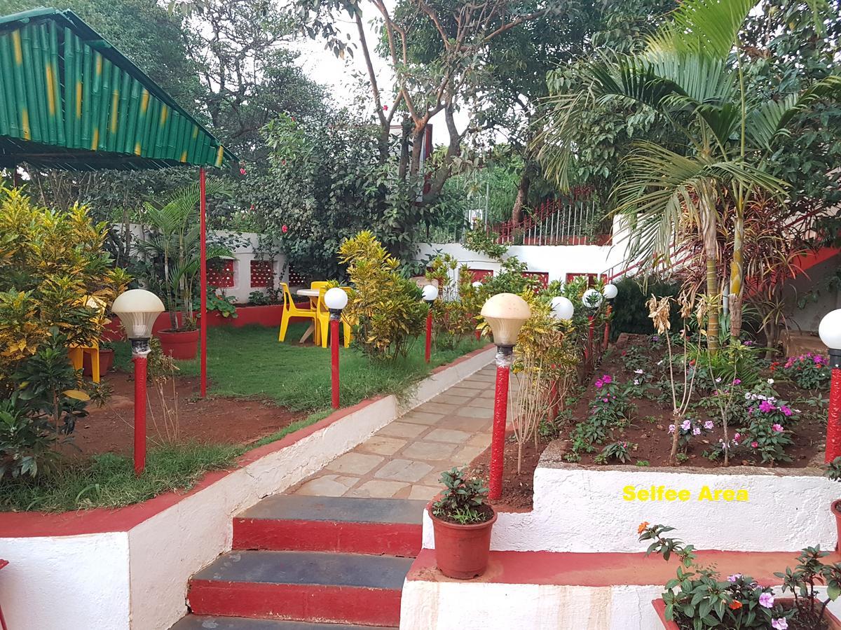 Hotel Stone House Mahābaleshwar Extérieur photo