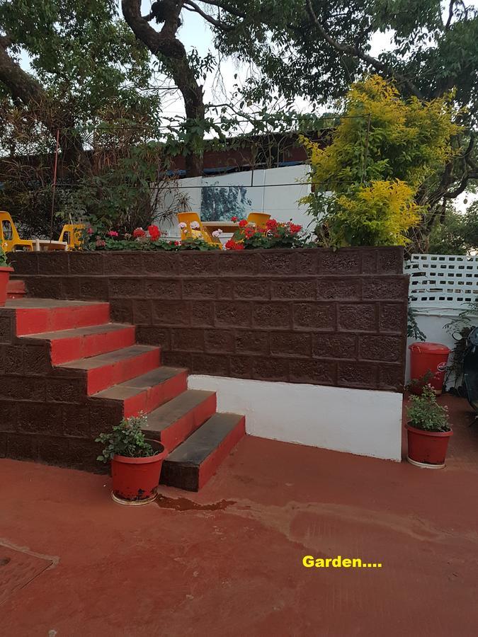 Hotel Stone House Mahābaleshwar Extérieur photo