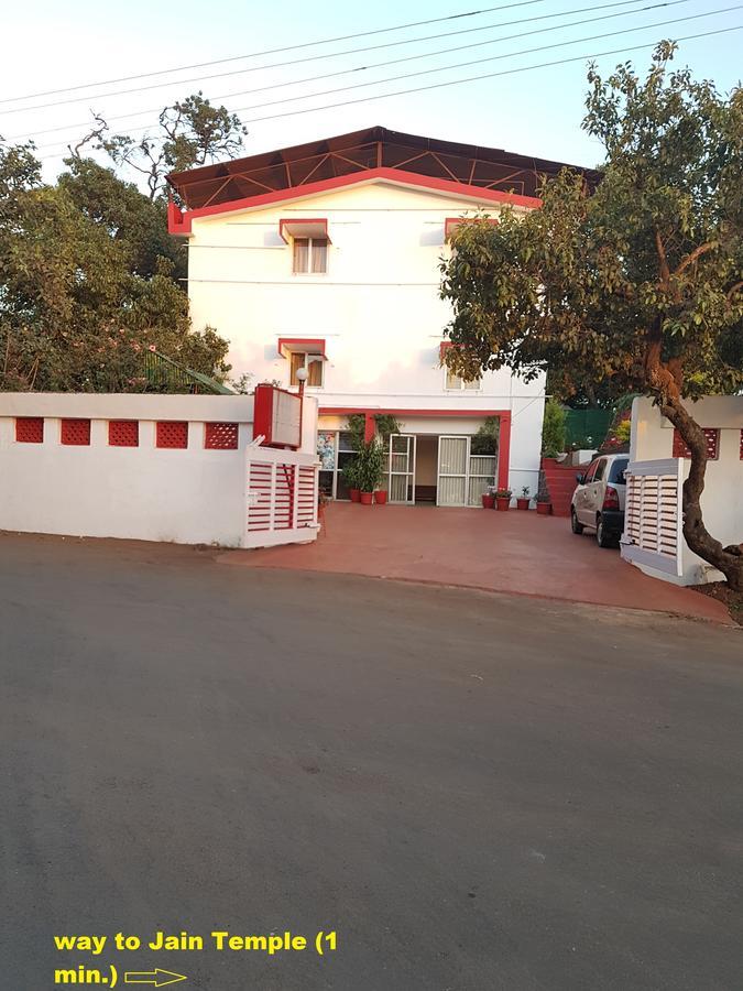 Hotel Stone House Mahābaleshwar Extérieur photo
