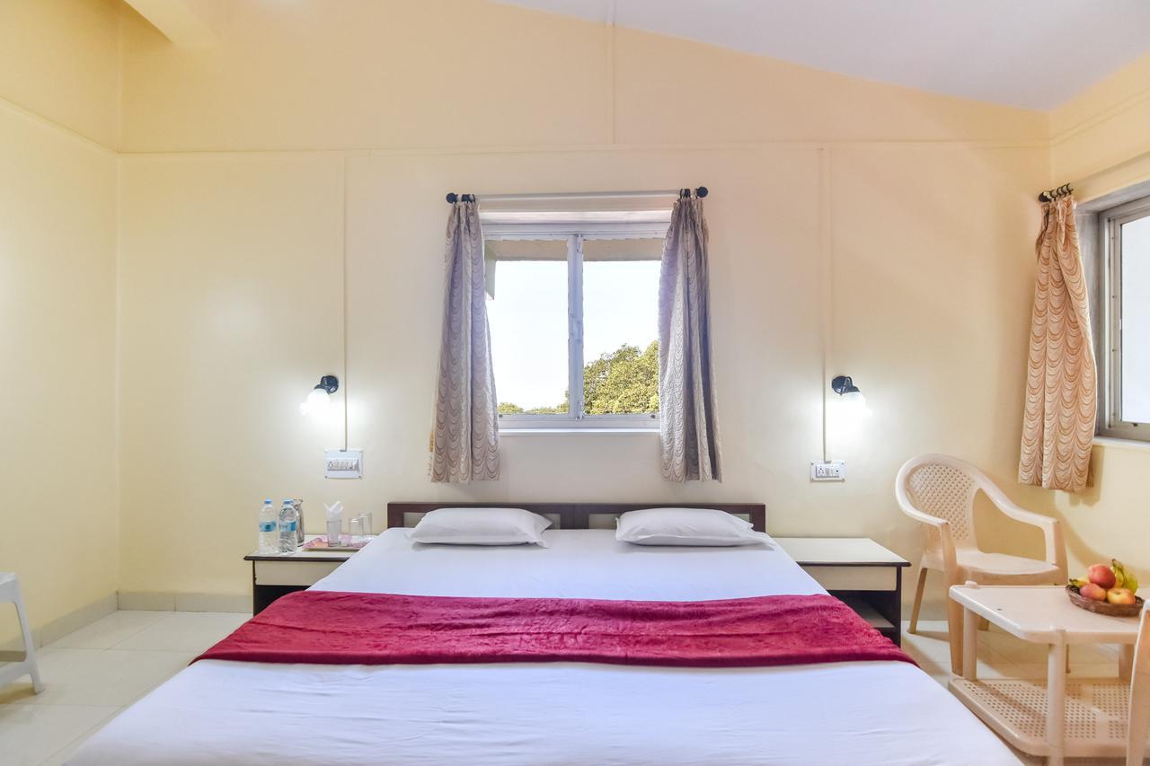 Hotel Stone House Mahābaleshwar Extérieur photo