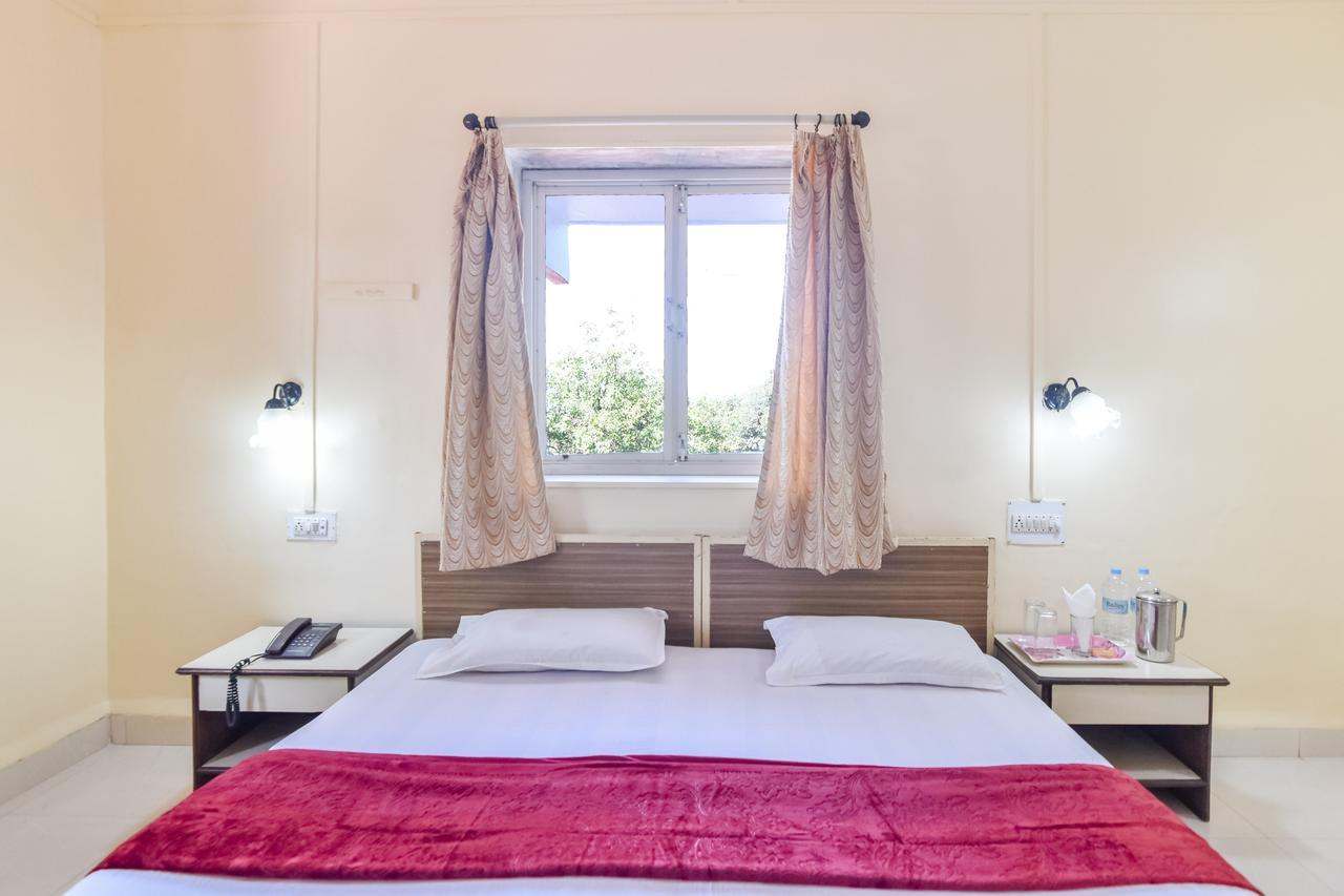 Hotel Stone House Mahābaleshwar Extérieur photo