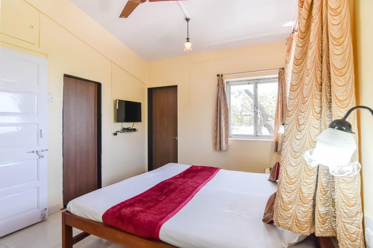 Hotel Stone House Mahābaleshwar Extérieur photo